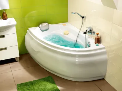Фотография ванной комнаты с угловой ванной для скачивания в 4K разрешении