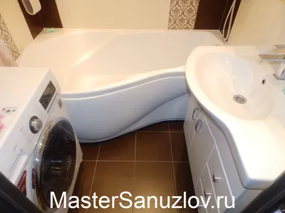 Изображение ванной комнаты с угловой ванной в Full HD качестве