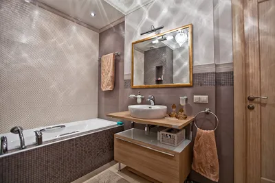 Ванная комната с элегантной мебелью в коричневом цвете