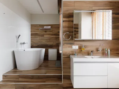 Фото ванной комнаты с минималистичным декором в коричневом цвете