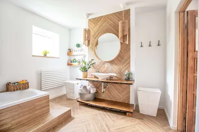 Ванная комната в скандинавском стиле с яркими акцентами