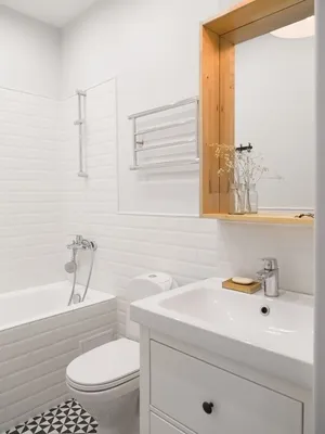 Ванная комната в скандинавском стиле с использованием нейтральных оттенков
