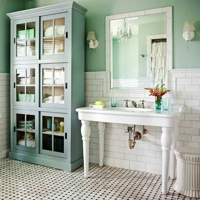 Фото ванной комнаты, олицетворяющей провансальский шарм