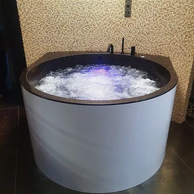 Фото ванны из искусственного камня для ремонта ванной комнаты