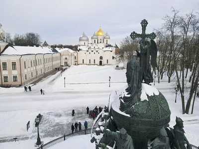 Великий Новгород зимой: Заснеженные улочки в высоком разрешении