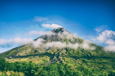 Везувий в объективе: Загадочные кадры вулкана