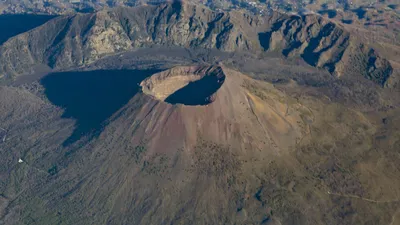 Фотографии Везувия в 2024 году: Современный взгляд на древний вулкан.