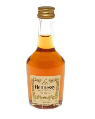 Картинка Виски Hennessy на белом фоне в PNG