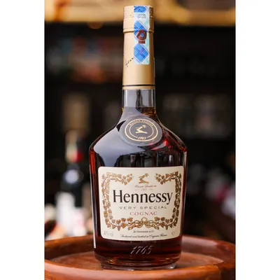 Фотография Виски Hennessy с эффектом моушн JPG