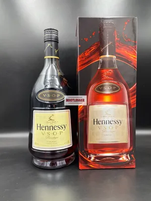 Картинка Виски Hennessy в минималистическом дизайне в PNG