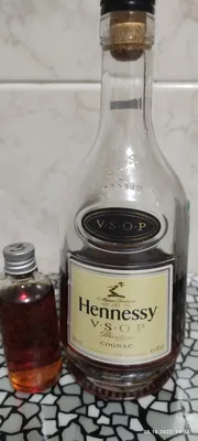 Изображение Виски Hennessy в винтажном стиле WebP