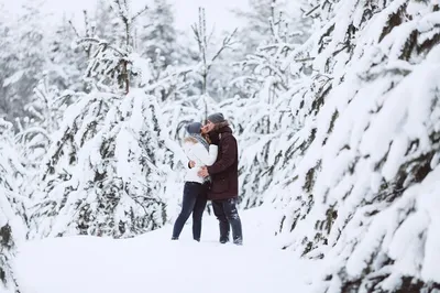 Изысканный зимний роман: Фотка влюбленной пары в хрустальных снежинках
