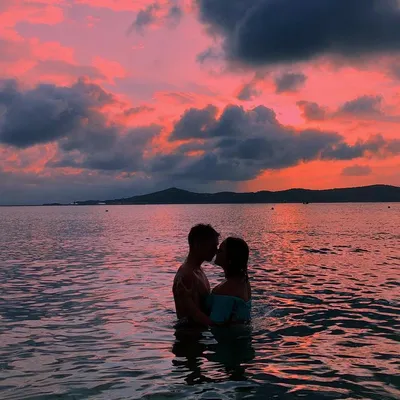 Влюбленные пары на море: красивые фотографии в хорошем качестве для загрузки