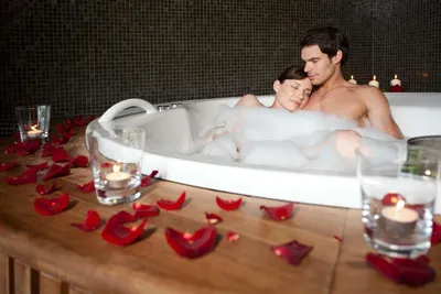Фото влюбленных в ванной: идеи для создания романтического настроения
