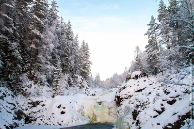 Водопад Кивач зимой: Эстетика природы в каждом снимке