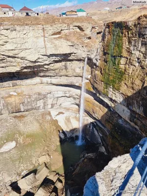 Арт с водопадом Тобот для скачивания