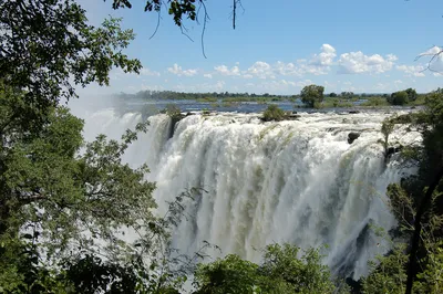 Невероятная картина Водопада Виктория на основе фотографии в различных форматах