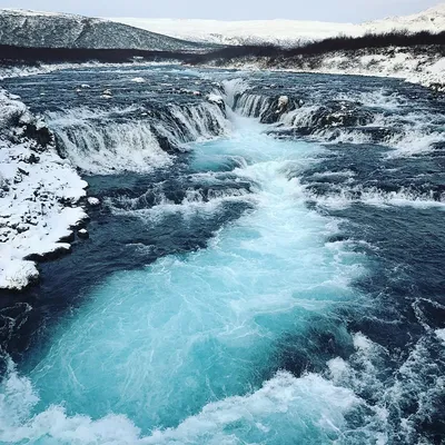 Красочная картинка водопада Исландии