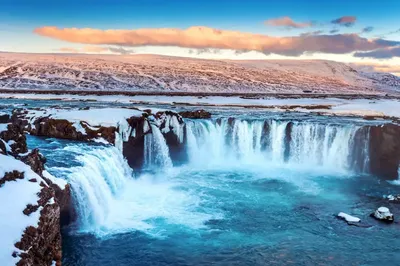 Фотографии водопадов Исландии в стиле арт: красивые рисунки для вашего фона