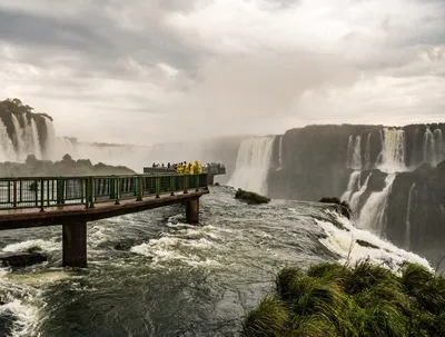 Разливаясь вниз: захватывающие фотографии водопадов на южном континенте