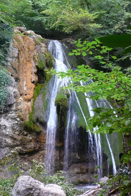 Водопады Крыма: красивые фотографии для скачивания в различных размерах