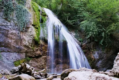 Очарование водопадов Крыма в изумительных фото: скачивайте и наслаждайтесь