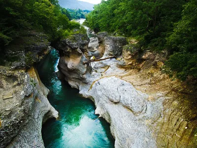 Благоустроенное фото водопада Руфабго для любителей природы