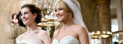 Невесты из фильма Война невест на военном фоне: фото на Андроид