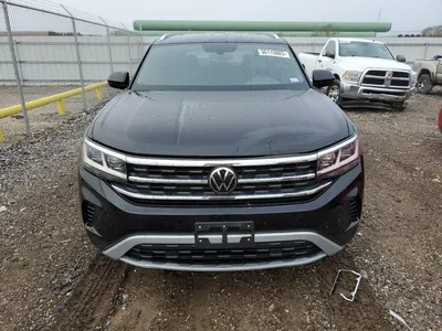 Свежие фото Volkswagen Atlas 2023 на выставке