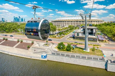 Фотография Воробьевых гор в закатном свете