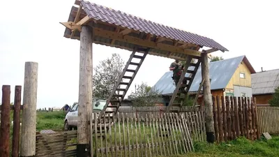 Ворота из деревни, внушающие благородство (Фото)