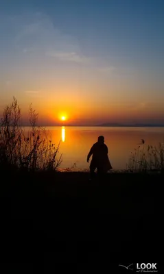 Великолепная фотография восхода солнца над морем