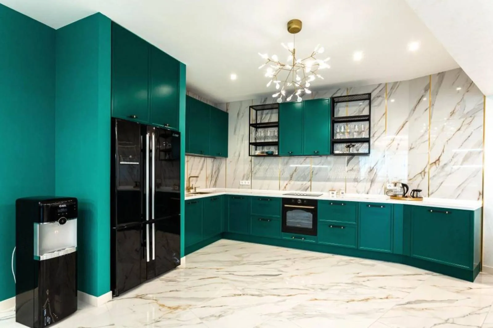 Встроенные кухни на заказ - фото и цены на мебель для кухни в Москве