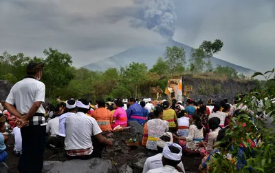 Вулкан Агунг в 4K: Скачивайте бесплатно