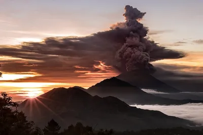 Величественный Вулкан Агунг: Захватывающие фото его красоты