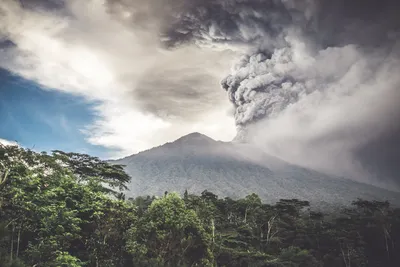 Сверхъестественное явление: Фотографии извержения Вулкана Агунг