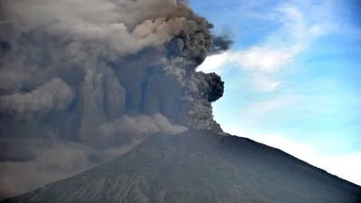 Арт-фото вулкана Агунг
