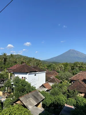 Красочные обои с изображением вулкана Агунг