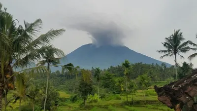 Фото вулкана Агунг на айфон и андроид