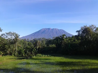 Самые красивые изображения вулкана Агунг