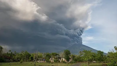 Фото вулкана Агунг с панорамным видом
