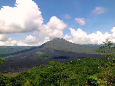 Вулкан Батур в объективе: Магия природы в кадрах