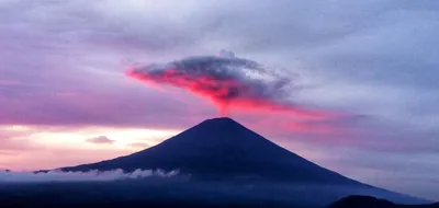 Вулкан Батур в формате JPG, PNG, WebP