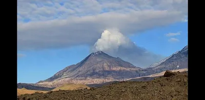 Таинственный безымянный вулкан на фото