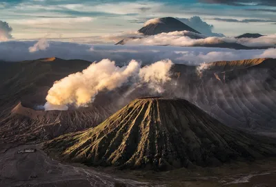 Мистическая атмосфера вокруг вулкана Бромо: загадочные фотографии.