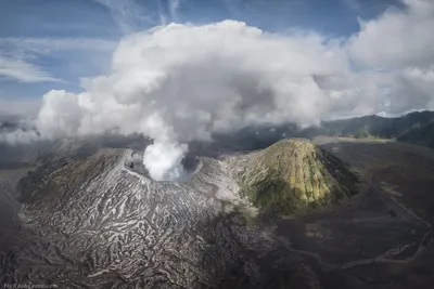 Обои на телефон с великолепным видом на вулкан Бромо