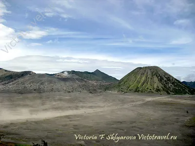 Фотография вулкана Бромо в закатных красках