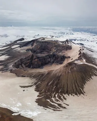 Природное чудо: потрясающее фото горящего вулкана