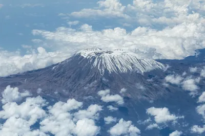 Природа во всей красе: Вулкан Килиманджаро на фото