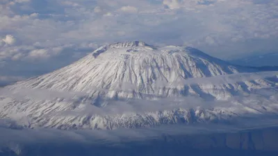 Величественный вид Вулкана Килиманджаро